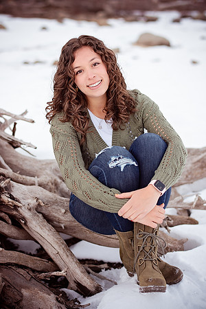 Riley_Senior_04.05.22-174-Edit.jpg