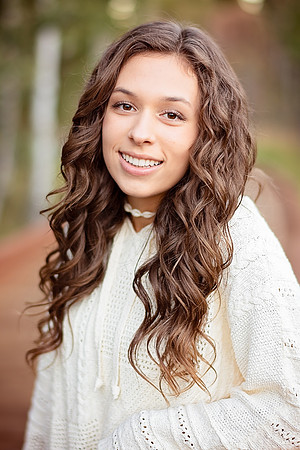 Riley_Senior_09.14.21-1218-Edit.jpg