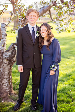Fruitland_Prom4.13.24-17.jpg