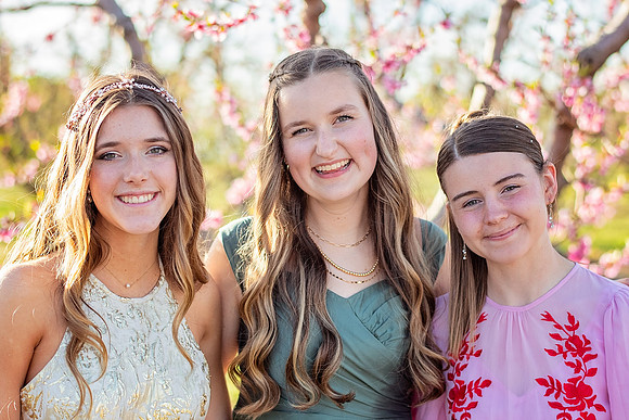 Fruitland_Prom4.13.24-16.jpg