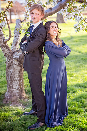 Fruitland_Prom4.13.24-18.jpg